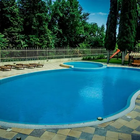 Aparthotel Apartcomplex Ritza Saints Constantine and Helena