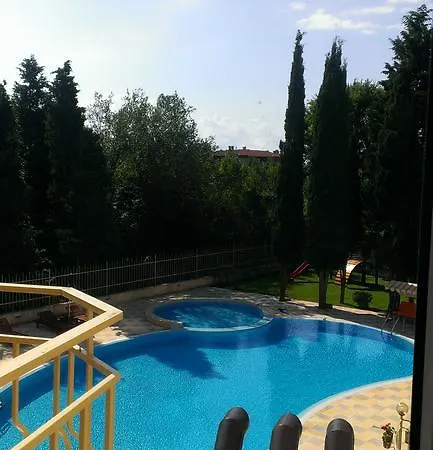 Apartcomplex Ritza Lejlighedshotel Sankt Konstantin & Helena
