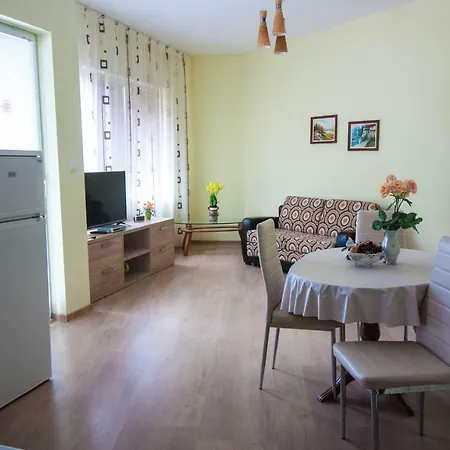 Apartcomplex Ritza Aparthotel Saints Constantine and Helena